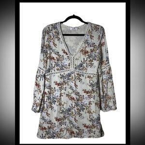 4/$25 WAYF Womens Cream Floral V-Neck Blouse Small Boho Flowy Rayon Cottagecore